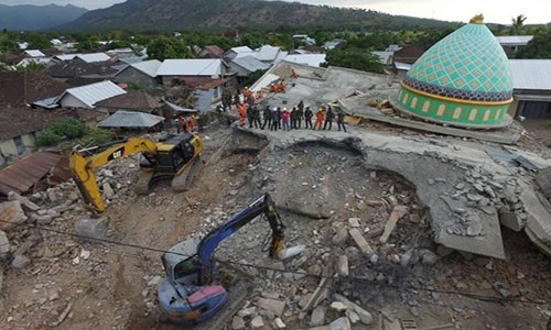 Hậu quả khủng khiếp trận động đất tại Indonesia, 380 người chết