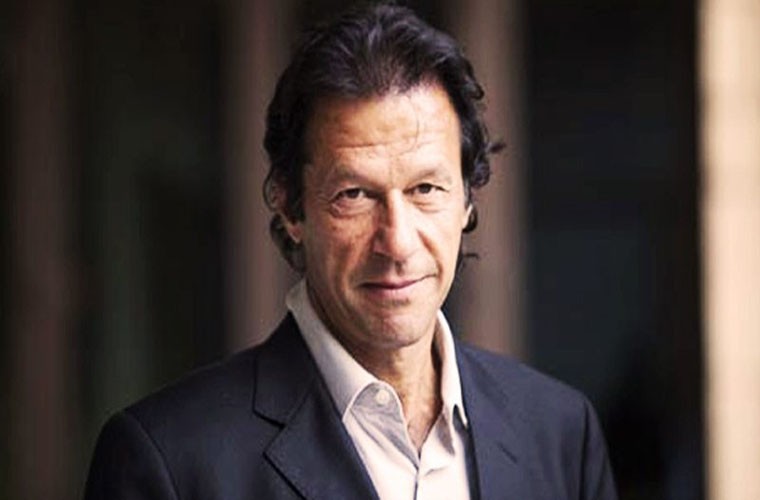 Ông Imran Khan đã tuyên thệ nhậm chức  Thủ tướng Pakistan trong buổi lễ diễn ra ở thủ đô Islamabad ngày 18/8. Trong phiên họp đặc biệt một ngày trước đó, ông Khan được Quốc hội Pakistan bầu giữ chức Thủ tướng Pakistan với 176 số phiếu. Ảnh: Daily Times.