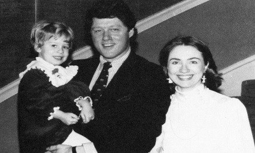 Chelsea Clinton sinh ngày 27/2/1980 tại Little Rock, bang Arkansas, là con gái duy nhất của cựu  Tổng thống Clinton và cựu Ngoại trưởng Mỹ Hillary Clinton. Ảnh: usmagazine.com.