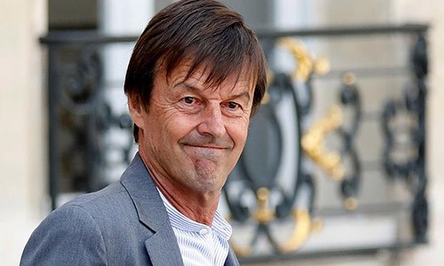 BBC đưa tin  Bộ trưởng Môi trường Pháp, ông Nicolas Hulot, đã tuyên bố từ chức hôm 28/8. "Tôi sắp đưa ra một quyết định khó khăn nhất trong cuộc đời mình. Tôi quyết định sẽ từ chức", ông Hulot nói và cho biết thêm ông cảm thấy "hoàn toàn cô độc" trong chính phủ. Ảnh: Euronews.