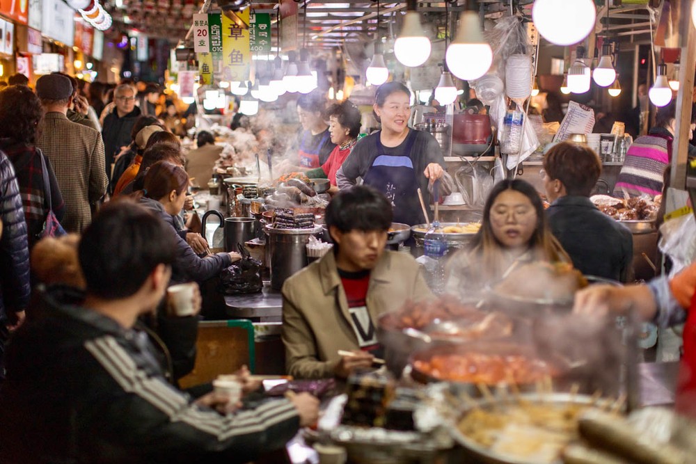 Theo Al Jazeera, chợ Gwangjang ở thủ đô Seoul là một trong những khu  chợ lâu đời nổi tiếng ở Hàn Quốc. (Nguồn ảnh: Al Jazeera)