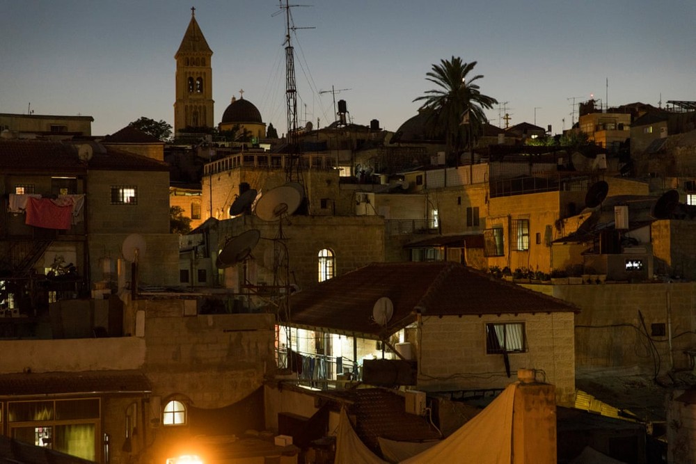  Vùng đất thánh Jerusalem có lịch sử hàng nghìn năm từng nằm dưới sự cai trị của nhiều vương quốc và hiện nay vẫn là tâm điểm tranh chấp ở Trung Đông. Ảnh: The Guardian.