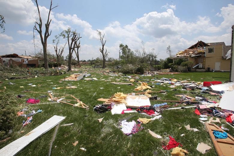 Ngày 28/5, một trận  vòi rồng càn quét qua bang Ohio, miền Trung Tây nước Mỹ, đã khiến nhiều người bị thương và khoảng hàng triệu người phải sống trong cảnh mất điện. Ảnh: Reuters.