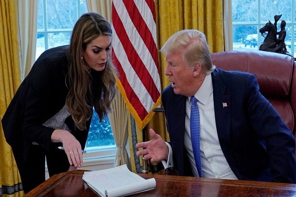 New York Times dẫn nguồn tin cho biết, bà Hope Hicks (trái), cố vấn thân cận của Tổng thống Trump, mới đây có kết quả xét nghiệm dương tính với COVID-19. Ảnh: Sky.