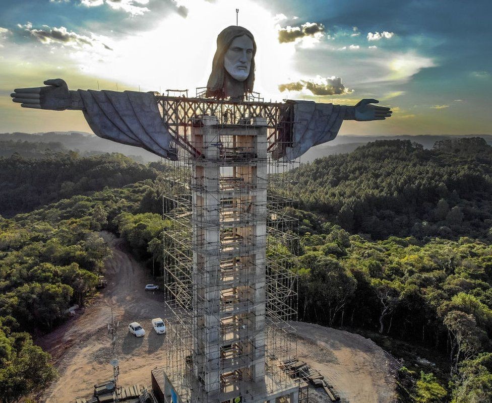 Theo Daily Mail, Brazil đang cho xây dựng bức tượng chúa Jesus khổng lồ ở thành phố Encantado, bang Rio Grande do Sul, Brazil. Ảnh: Getty.