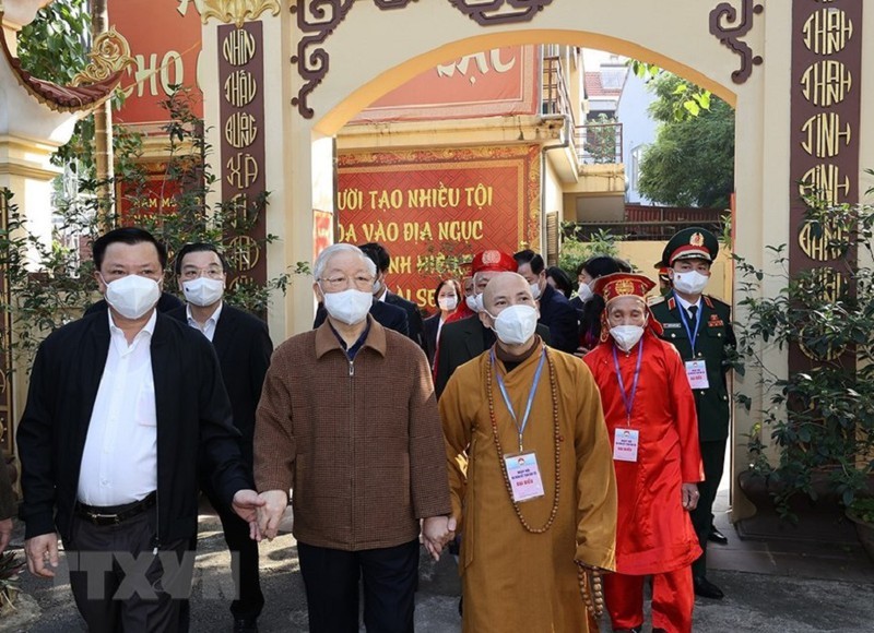  Tổng Bí thư Nguyễn Phú Trọng và các đại biểu đến dự Ngày hội Đại đoàn kết toàn dân tộc tại thôn 5, xã Yên Sở, huyện Hoài Đức, TP Hà Nội.