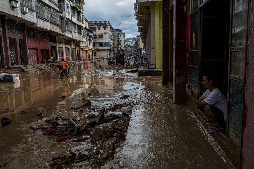   Al Jazeera đưa tin, Trung Quốc đang phải trải qua một mùa hè với thời tiết khắc nghiệt mà các chuyên gia cho rằng nguyên nhân chủ yếu là do biến đổi khí hậu. (Nguồn ảnh: Al Jazeera)  