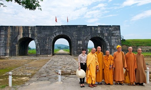 Thành nhà Hồ tiếp tục được ca ngợi trên báo Tây