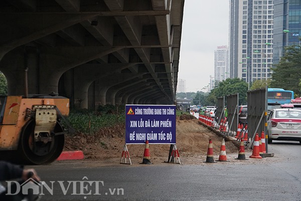 Bước sang năm mới 2019, nhiều tuyến  đường nội thành Hà Nội được thi công nâng cấp. 