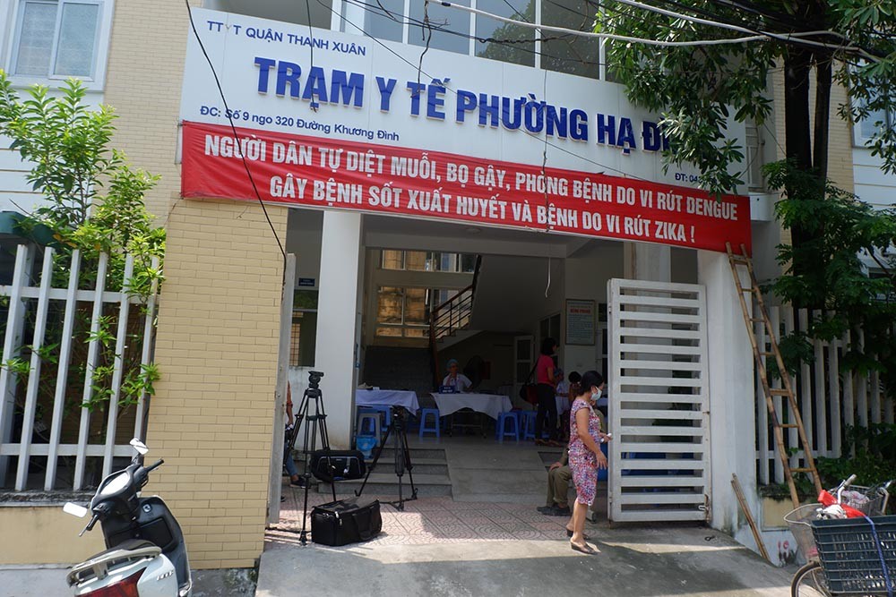 Được biết, Sở Y tế Hà Nội phối hợp với Trung tâm Y tế quận Thanh Xuân đã tổ chức chương trình khám miễn phí cho người dân trong vùng ảnh hưởng bởi vụ  cháy công ty Rạng Đông diễn ra tại Trạm Y tế phường Hạ Đình, quận Thanh Xuân, Hà Nội bắt đầu từ sáng 6/9, và kéo dài trong 1 tuần.