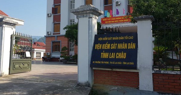  13 cán bộ kiểm sát ở Lai Châu bị 'sờ gáy' vì đánh bạc: Ngày 25/6, Ủy ban Kiểm tra (UBKT) Tỉnh ủy Lai Châu cho biết tại họp kỳ thứ 41 của mình hôm 17/6, ủy ban này đã xem xét, thi hành kỷ luật một số đảng viên thuộc Đảng bộ Viện Kiểm sát nhân dân tỉnh và Chi bộ Viện Kiểm sát nhân dân các huyện Nậm Nhùn, Phong Thổ, Sìn Hồ.