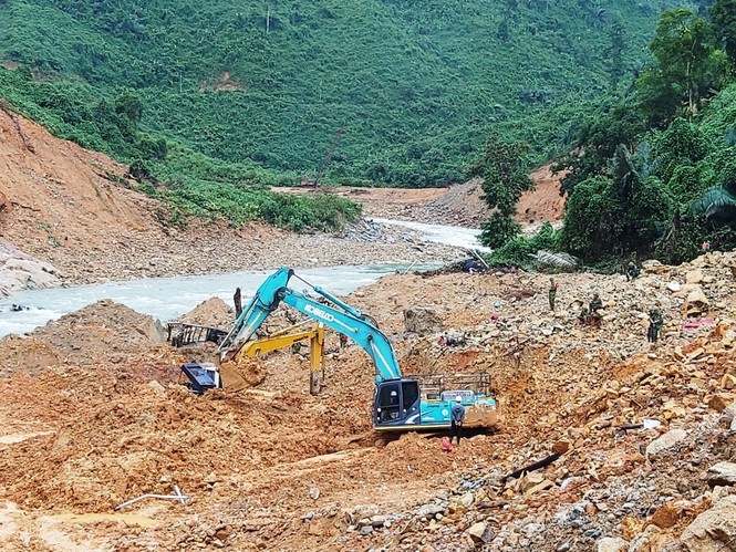 Cứu nạn tại Rào Trăng 3: Cho người nhà nạn nhân vào hiện trường