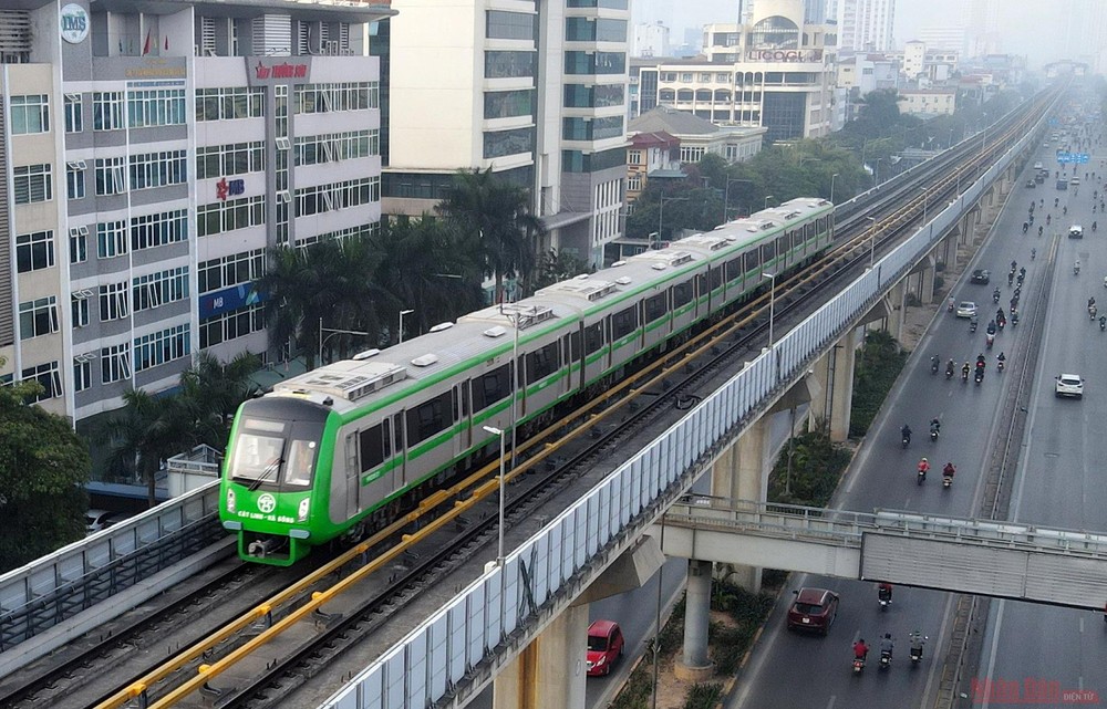 Bộ Giao thông vận tải (GTVT) đang bàn giao công tác quản lý, vận hành cho TP Hà Nội. (Ảnh: Nhân Dân)