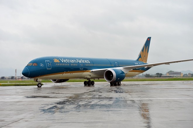  Máy bay Boeing 787-9 Dreamliner đầu tiên của Vietnam Airlines mang số hiệu VN-A861. "Giấc mơ bay" này vừa đáp xuống sân bay Nội Bài chiều 2/8 và thực hiện chuyến bay chở khách đầu tiên ngày 4/8.