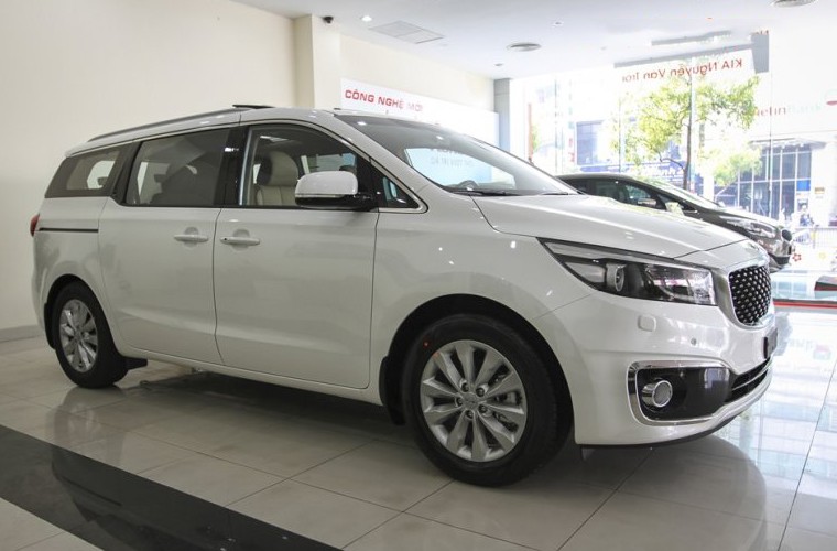 Kia Sedona có ngoại hình đậm chất  gia đình.