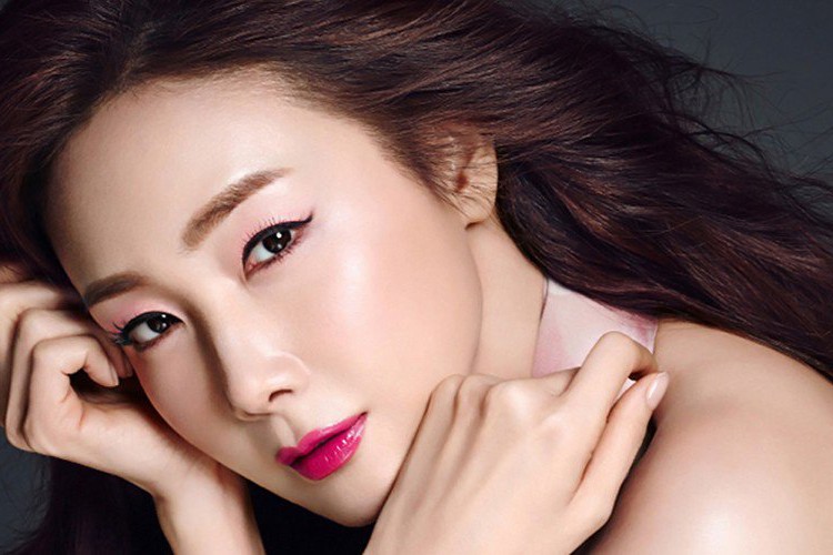  Choi Ji Woo vừa bất ngờ thông báo về đám cưới của cô vào chiều ngày 29/3.