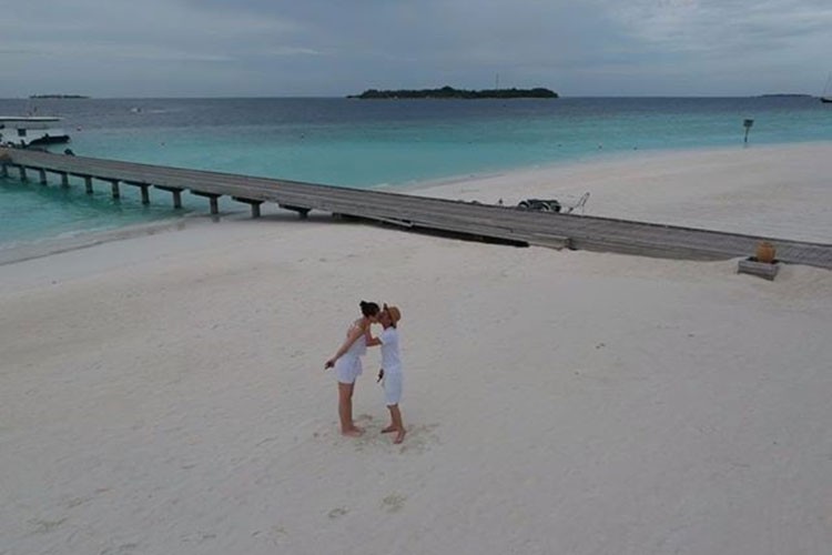 Mới đây, trên trang cá nhân, Cường Đô la đăng tải hình ảnh tình tứ bên Đàm Thu Trang tại Maldives.