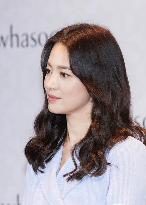  Song Hye Kyo vừa sang Thái Lan để tham gia sự kiện của một nhãn hàng cô làm đại diện thương hiệu.