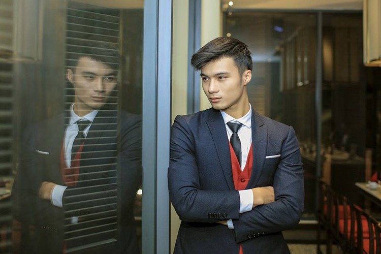 Huỳnh Tấn Phát là một trong số 30 thí sinh bước vào vòng chung kết cuộc thi  Mister Việt Nam 2019.