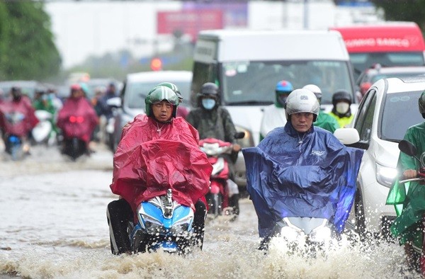 Áp thấp hình thành ở Biển Đông, Nam Bộ mưa to, Bắc Bộ mát như mùa thu