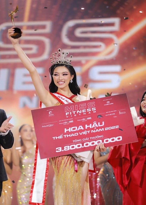 Tối ngày 31/7, chung kết Miss Fitness Vietnam 2022 - Hoa hậu Thể thao Việt Nam 2022 khép lại với chiến thắng thuộc về  Đoàn Thu Thủy. Trong buổi gặp gỡ báo chí sau khi đăng quang, tân hoa hậu lên tiếng về nghi vấn lộ clip hút bóng cười.