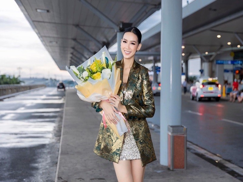 Ngày 25/9,  Á hậu Bảo Ngọc ra sân bay chính thức lên đường sang Ai Cập để tham gia cuộc thi Miss Intercontinental 2022 - Hoa hậu Liên lục địa 2022. Cô mang theo 125kg hành lý. Ảnh: Sen Vàng