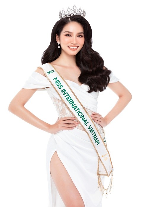 Cuối tháng 11,  Á hậu Phương Anh sẽ sang Nhật Bản tham gia cuộc thi Miss International 2022 - Hoa hậu Quốc tế 2022. Đại diện Việt Nam đang được đánh giá cao vì tài sắc vẹn toàn. Phương Anh nói thành thạo tiếng Pháp, Anh và Nhật. Ảnh: Fanpage