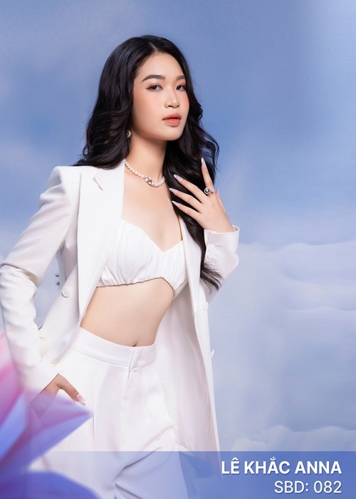 Trên trang cá nhân, Lê Khắc Anna đăng tải status tố ban tổ chức (BTC)  Miss World Vietnam 2023 không công bằng. Cô viết: “Dừng lại có lẽ là một cách tốt. 20 ngày với những góc khuất không thể giải đáp được. Anna vẫn tự hào mình tài năng, không ma mị”. Trước status của Anna, BTC Miss World Vietnam 2023 đã lên tiếng. Ảnh: Fanpage.