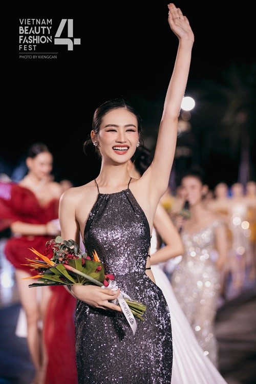 Huỳnh Trần Ý Nhi vừa giành giải Người đẹp thời trang ở  Miss World Vietnam 2023. Ảnh: Sen Vàng.