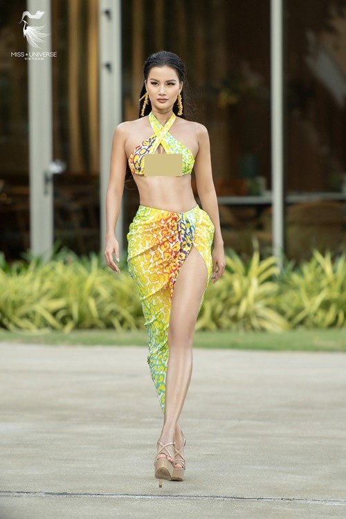 Hương Ly được nhiều người dự đoán sẽ đăng quang  Miss Universe Vietnam 2023. Người đẹp cao 1m76, sở hữu số đo ba vòng 82-60-92 cm. Ngoài nhan sắc gợi cảm, Hương Ly có kỹ năng trình diễn tốt. Cô từng lọt top 5 Hoa hậu Hoàn vũ Việt Nam năm 2019 và 2022.