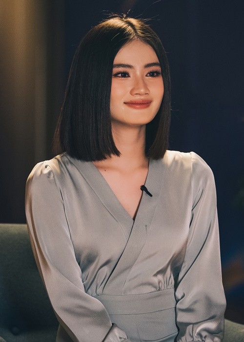 Sau hơn 3 tháng kể từ khi đăng quang Miss World Vietnam 2023 - Hoa hậu Thế giới Việt Nam 2023, với những phát ngôn còn vụng về,  Hoa hậu Ý Nhi vừa đăng tải video xin lỗi khán giả, các đơn vị, cá nhân liên quan chịu ảnh hưởng bởi ồn ào của cô.