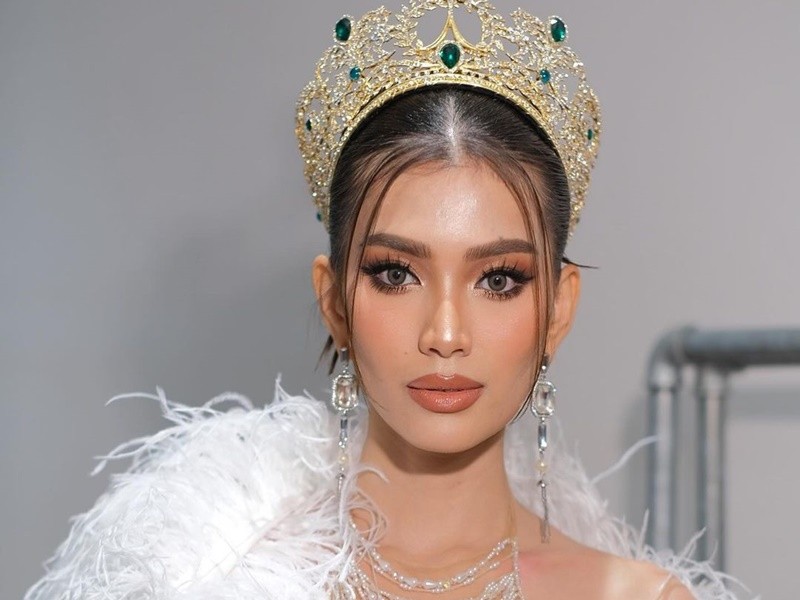 Sau đêm chung kết  Miss Grand International 2024, Htoo Ant Lwin - Giám đốc quốc gia Miss Grand Myanmar gỡ vương miện Á hậu 2 của Thae Su Nyein - đại diện Myanmar ngay trên sân khấu. Sau đó, Htoo Ant Lwin và ông Nawat - Chủ tịch Miss Grand International lời qua tiếng lại. Mới nhất, Á hậu Ni Ni Lin Eain bức xúc tố Htoo Ant Lwin.