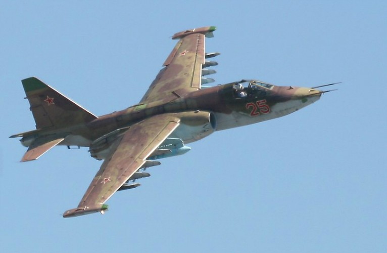 Su-25 Frogfoot được biết đến như một máy bay cường kích hỗ trợ/tấn công mặt đất rất thành công của Liên Xô. Ra đời vào những năm 1970, Froggfoot là nỗi ám ảnh kinh hoàng với các “vua chiến trường” - xe tăng.