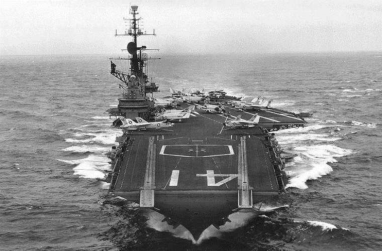 USS Midway (CVA-41): là một trong những mẫu tàu sân bay đầu tiên được Hải quân Mỹ đưa vào sử dụng sau Chiến tranh Thế giới thứ 2, thiết kế của nó được xem là một cuộc cách mạng và là nền tảng quan trọng cho các thế hệ tàu sân bay tiếp theo của Hải quân Mỹ sau này.