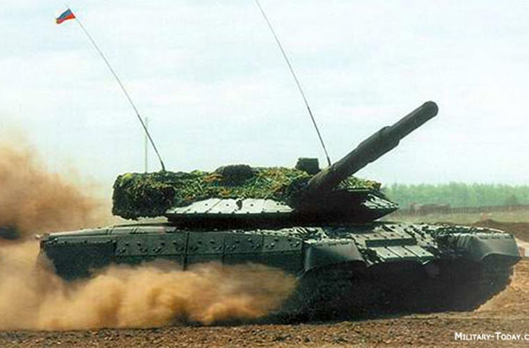 Những năm 1990, Nga đã bắt tay phát triển dự án  siêu tăng Object 640 còn gọi là Chiorny Oriol hay Black Eagle (đại bàng đen). Chương trình siêu tăng này được tiết lộ vào năm 1997, nguyên mẫu đầu tiên hoàn thành vào năm 1999.