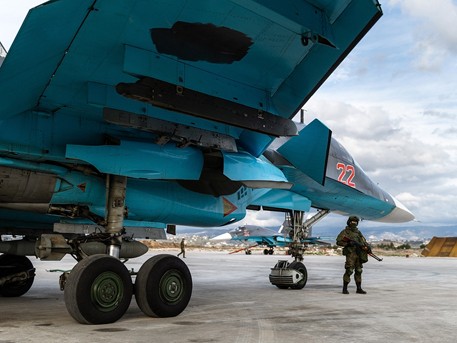 Theo Zvezda,  tiêm kích bom Su-34 trong tương lai gần có thể nâng cấp hệ thống vũ khí mạnh gấp nhiều lần. Nhà sản xuất, các máy bay này dự kiến sẽ trang bị các thiết bị tác chiến điện tử và trinh sát. Ngoài ra, phiên bản nâng cấp của Su-34 sẽ cho phép sử dụng vũ khí tối ưu hơn, nhất là các vũ khí trong tương lai được lên kế hoạch trang bị cho máy bay Su-34. Nguồn ảnh: Zvezda