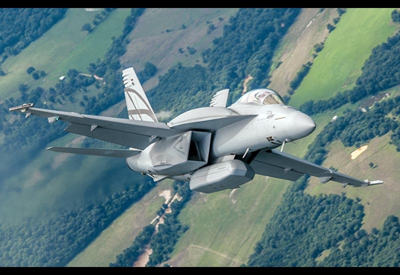 Lộ diện biến thể tiêm kích Super Hornet sánh ngang F-35