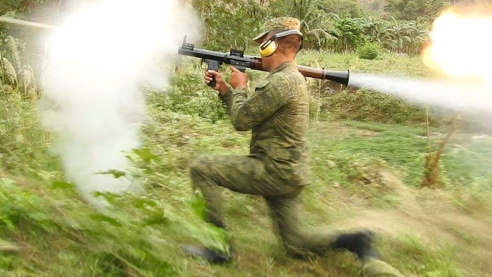 "Quân đội Philippines đang mong đợi chuyến tàu hàng chở các lô  súng phóng lựu chống tăng RPG-7V2 do Nga sản xuất sẽ cập cảng trong vài ngày tới", Bộ Quốc phòng Philippines cho hay. Nguồn ảnh: MaxDefense