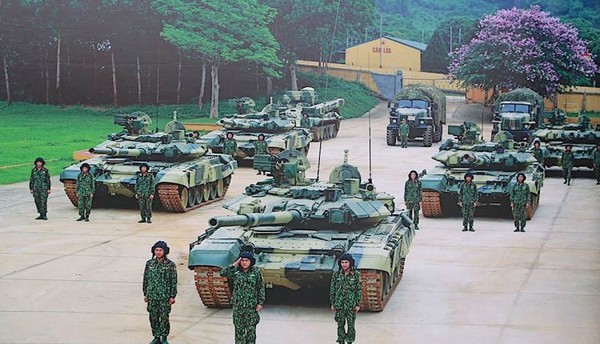 Hiện nay, Binh chủng tăng thiết giáp Việt Nam đang vận hành 64  xe tăng T-90S/SK hiện đại nhập khẩu từ Nga trong một hợp đồng ký kết từ năm 2016. Đây là loại xe tăng hiện đại và mạnh mẽ số 1 khu vực Đông Nam Á hiện nay cũng như hàng đầu trên thế giới.