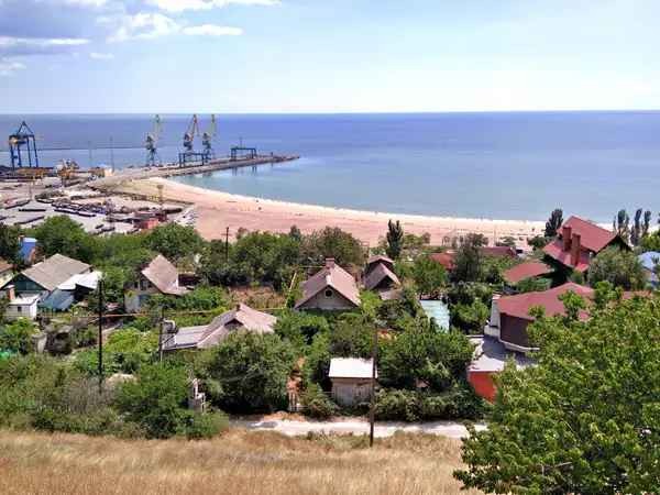 Nằm cạnh biển Azov, Mariupol từng là thành phố lớn thứ 10 tại Ukraine.