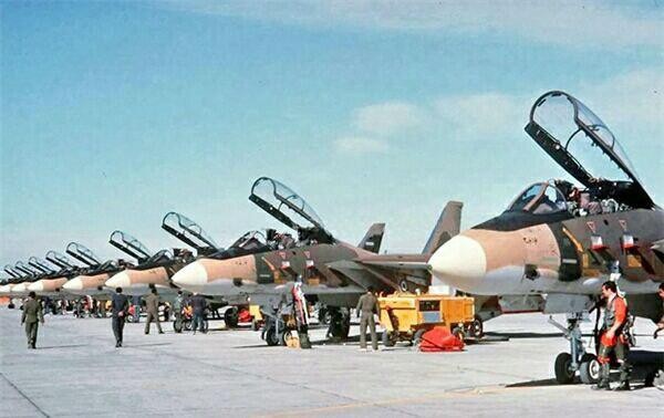 Trong  Chiến tranh Iran-Iraq, phi đội F-14 của Iran buộc phải phát triển các chiến thuật của riêng mình để đánh chặn MiG-25, do hệ thống phòng không và máy bay chiến đấu thế hệ thứ ba F-4 của nước này không có khả năng ngăn chặn MiG-25.