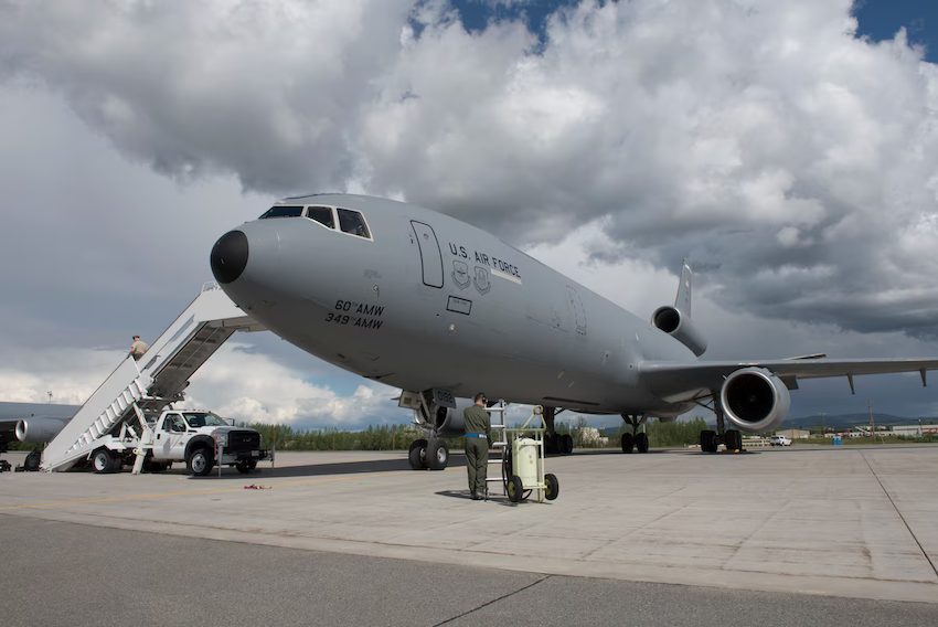  Máy bay KC-10 được thiết kế dựa trên chiếc McDonnell Douglas DC-10, đóng một vai trò quan trọng trong việc hỗ trợ các máy bay của Mỹ và liên minh bằng cách tiếp nhiên liệu trên không trong các chiến dịch quan trọng. Ảnh: U.S Air Force.