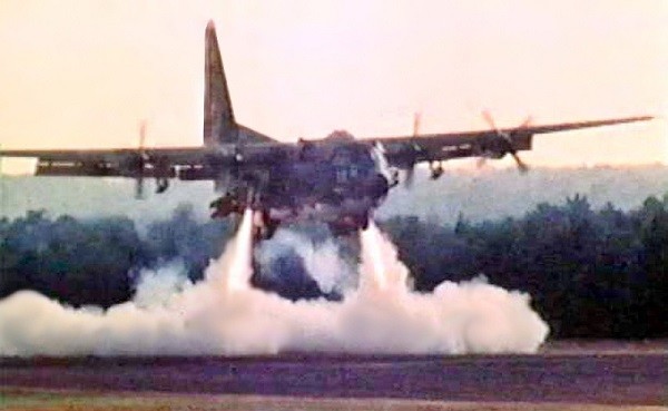  C-130 Hercules, mẫu máy bay vận tải biểu tượng của Quân đội Mỹ, đã chứng minh khả năng hoạt động bền bỉ từ thế kỷ trước.