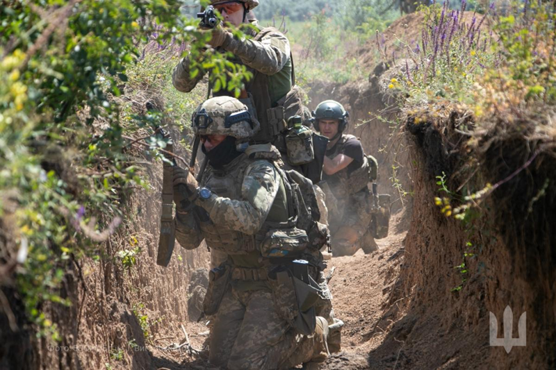 Tại  khu vực Kursk, nhờ sự gia tăng đáng kể quân hỗ trợ từ Ukraine, tình hình đã được xoay chuyển mạnh mẽ mặc dù không giải vây cho cụm quân phía bắc Kursk, nhưng đã ngăn cản quân Nga thu hẹp vòng vây. Ảnh: Unian.net.