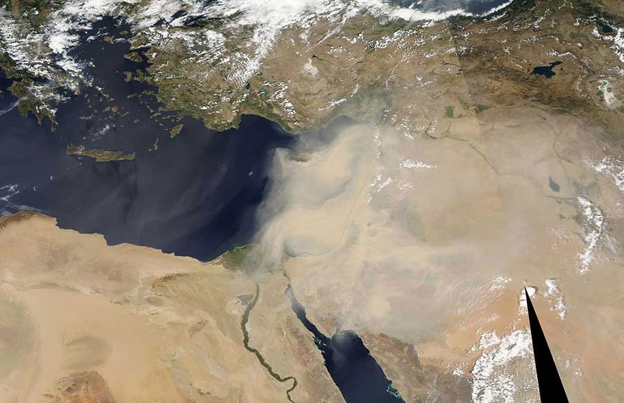 Hình ảnh  bão cát kinh hoàng tràn qua Trung Đông chụp từ hệ thống MODIS trên vệ tinh Aqua của NASA (Nguồn: NASA) 