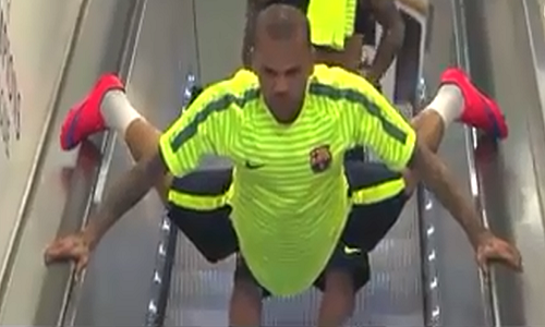 Video: Những tình huống hài hước của Dani Alves