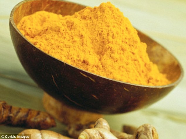 Các nhà khoa học đã tìm thấy gia vị, chất curcumin, làm khối u ở chuột co lại chỉ còn khoảng 1/3 và làm chậm tốc độ sinh sản tế bào. Nhiều nghiên cứu đã chỉ ra chất curcumin có đặc tính chống ung thư. Nhưng ăn nhiều cà ri chưa hẳn đã tốt bởi hầu hết các gia vị chỉ bị phân hủy trong dạ dày.