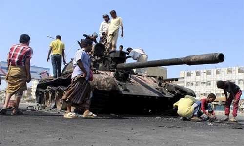 Thủ đô Sanaa, Yemen rung chuyển cả đêm vì bom