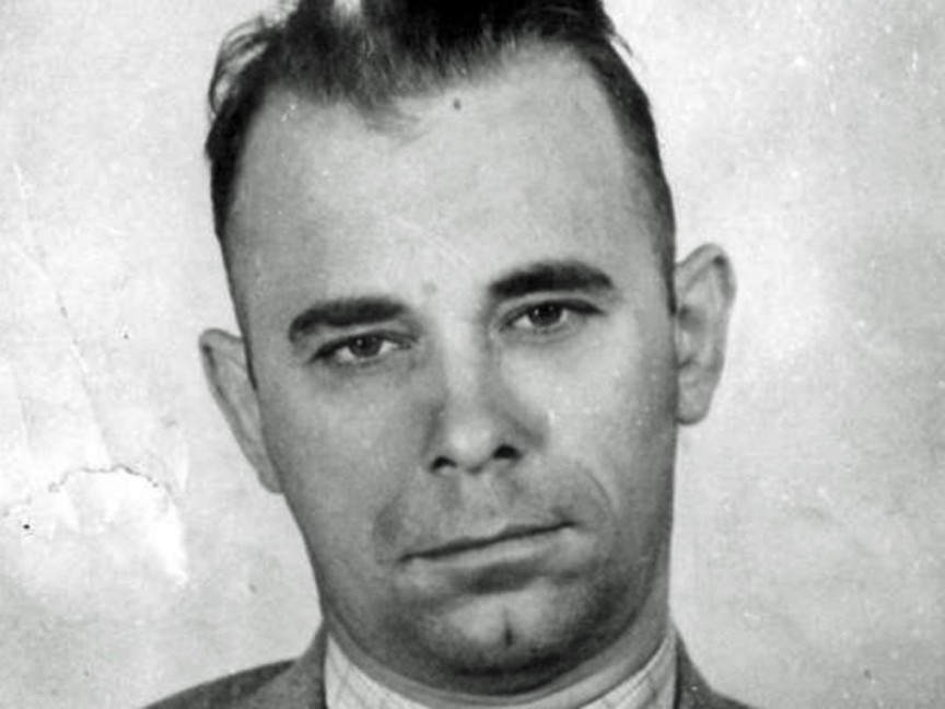 1.John Herbert Dillinger: John Herbert Dillinger là một trong những tên cướp khét tiếng trong thời kỳ suy thoái ở Mỹ. Dillinger tham gia vào hàng chục vụ cướp ngân hàng và thậm chí cả đồn cảnh sát. Ngày 3/3/1934, Dillinger đã bắt một nhân viên nhà tù làm con tin rồi leo lên xe cảnh sát tẩu thoát trong một  vụ vượt ngục khó tin.