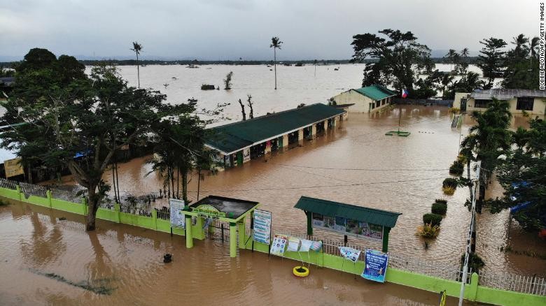 Megi là cơn bão đầu tiên đổ bộ Philippines trong năm nay.